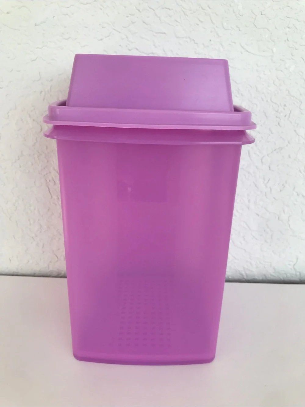 Purple Tupperware Large Pick-A-Deli Pickle Olive Keeper Holder Canister 1562-1